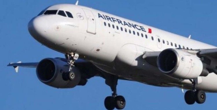Air France, koronavirüs krizi yüzenden 7500 kişiyi işten çıkartacağını duyurdu