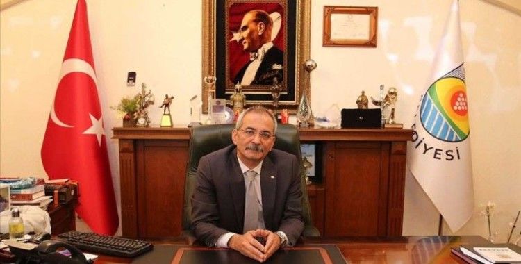 Kovid-19'u yenen Tarsus Belediye Başkanı Bozdoğan görevine döndü