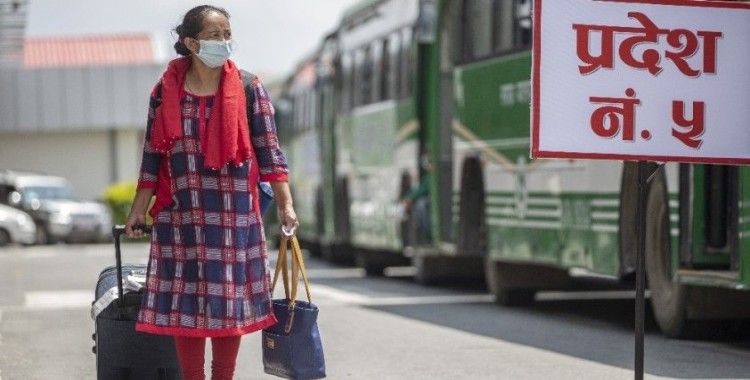 Nepal'de halka açık yerlerde maske takma zorunluluğu getirildi