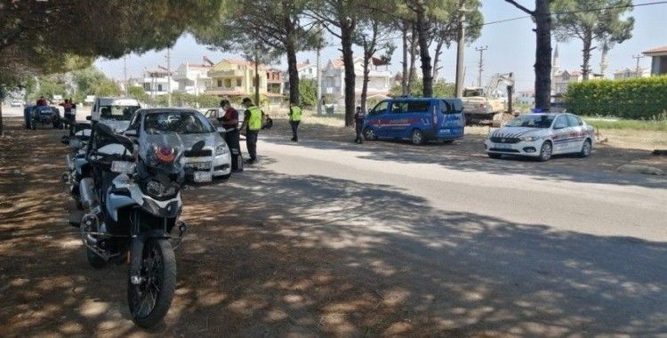 Jandarma Balıkesir'de aranan 276 kişiyi yakaladı