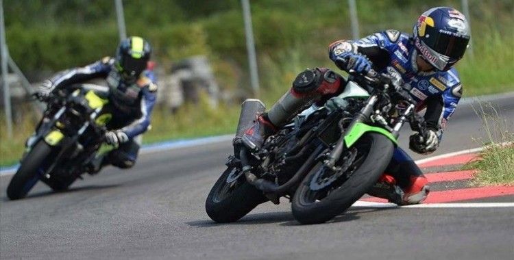 Milli motosikletçi Toprak Razgatlıoğlu yeni sezon için 'motorunu ısıtıyor'
