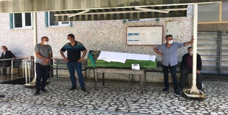 İstanbul'da pikabın çarptığı Sedef, memleketi Zonguldak'ta defnedildi
