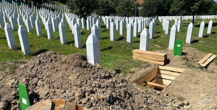 Srebrenitsa Soykırımı kurbanlarının cenazeleri Potoçari'ye ulaştı