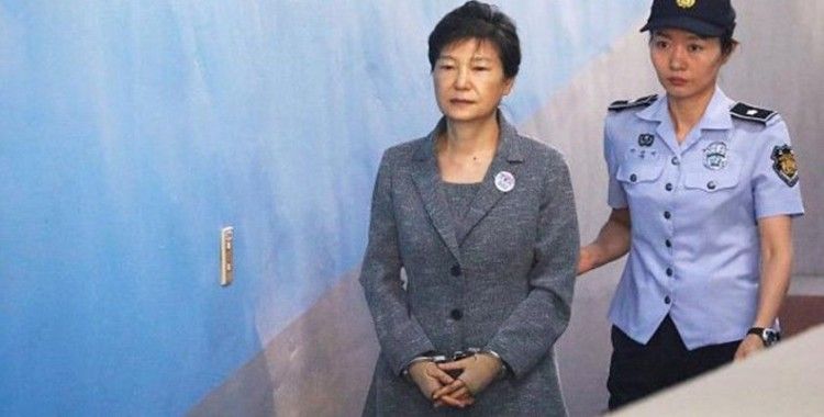 Güney Kore'de eski cumhurbaşkanının yolsuzluk davası: Hapis cezası 20 yıla indirildi