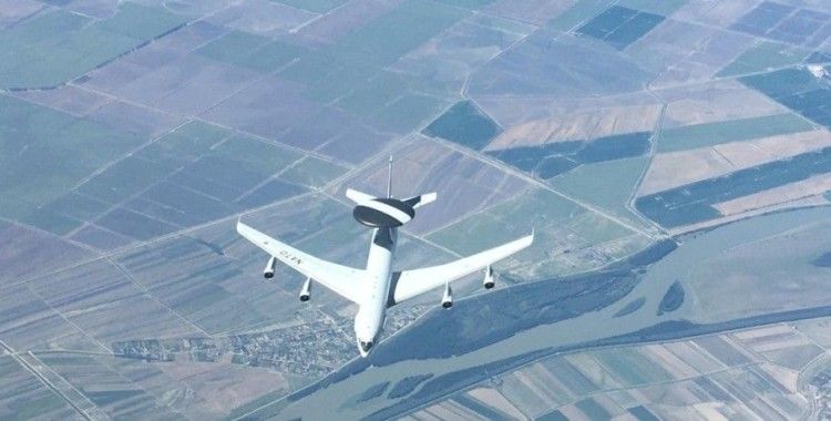 'NATO'ya ait AWACS uçağına, 23.000 feet irtifada yakıt ikmali yapıldı'
