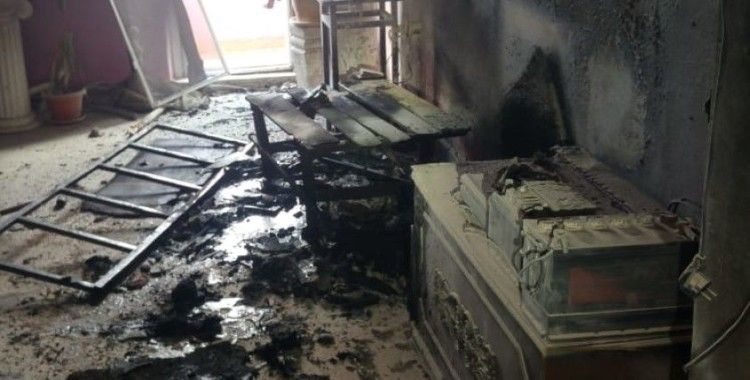 Mardin'de elektrik kontağından çıkan yangın evi kül etti