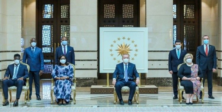 Fildişi Sahili Büyükelçisi Toure, Erdoğan’a güven mektubu sundu