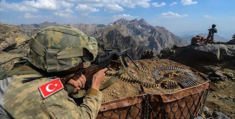 MSB: Irak'ın kuzeyindeki barınma alanlarından kaçan 4 PKK'lı terörist teslim oldu