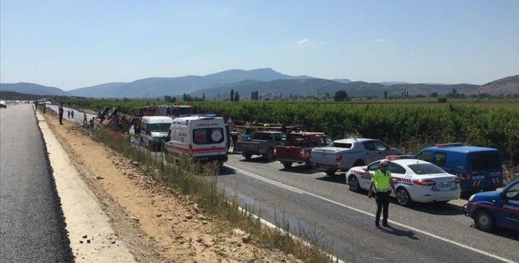 İzmir'de yangına giden arazöz devrildi: 2 ölü, 2 yaralı