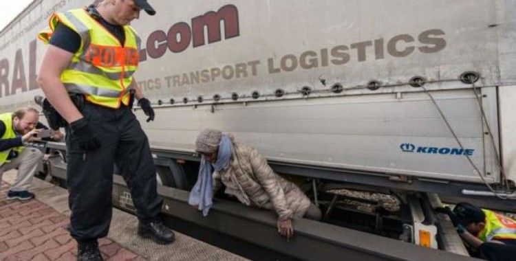 Almanya'da bir tırın soğuk hava dorsesinde '24’ü Türk' 31 kaçak göçmen yakalandı