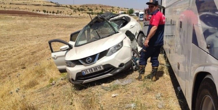 Mardin'de otobüs ile otomobil çarpıştı: 8 yaralı