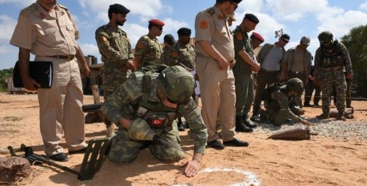 Darbeci Hafter'in sivil yerleşim yerlerine tuzakladığı mayın ve EYP'ler temizleniyor