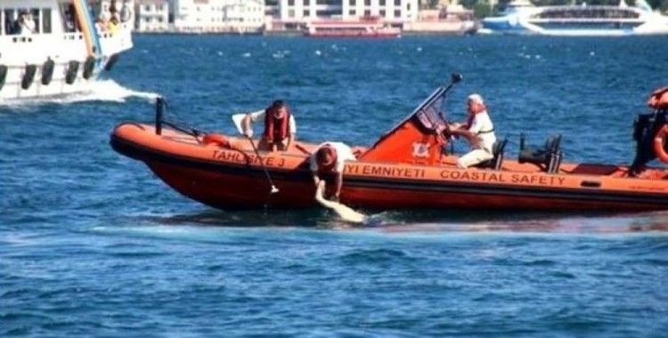 Beşiktaş'ta boğaza yüzmek için giren bir kişi boğuldu