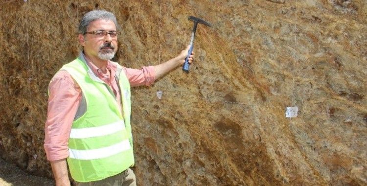 İzmir’in en büyük fay hattı görüntülendi