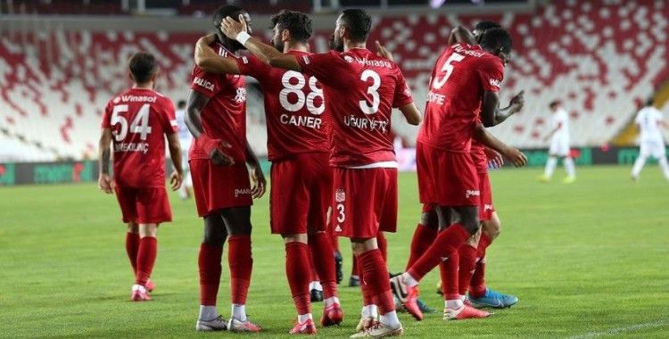 Sivasspor yeni sezonda 6 futbolcu transfer edecek 