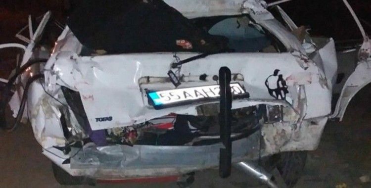 Samsun'da otomobil tırla çarpıştı: 1 ölü, 2 yaralı