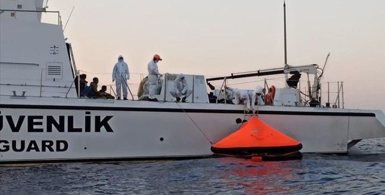 Türk kara sularına itilen 31 sığınmacı kurtarıldı