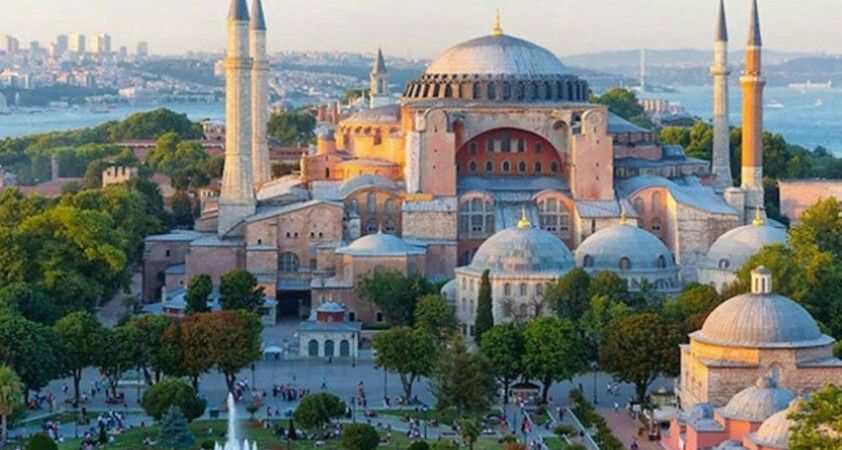 Ayasofya'nın yeniden camiye çevrilmesi