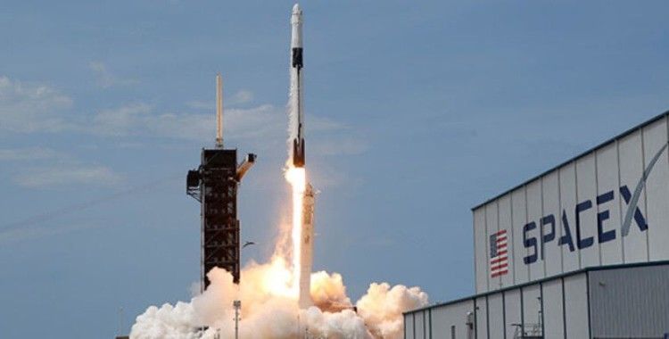 SpaceX'in uzaya gönderdiği NASA astronotları Dünya'ya geri döndü