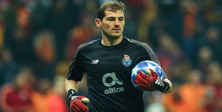 İspanyol kaleci Casillas futbolu bıraktı
