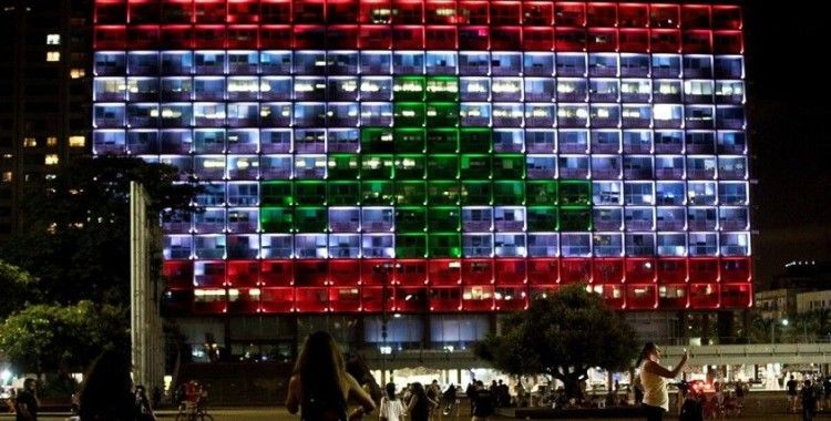 Liberman'dan Tel Aviv Belediye binasının Lübnan bayrağıyla aydınlatılmasına' tepki