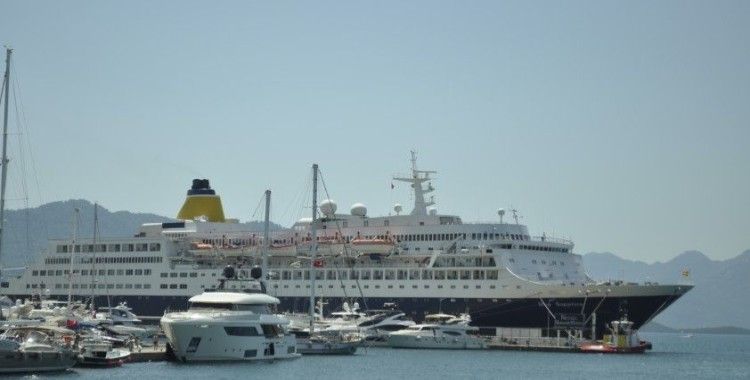 Lüks yolcu gemisi Marmaris'e bu kez yolcusuz geldi