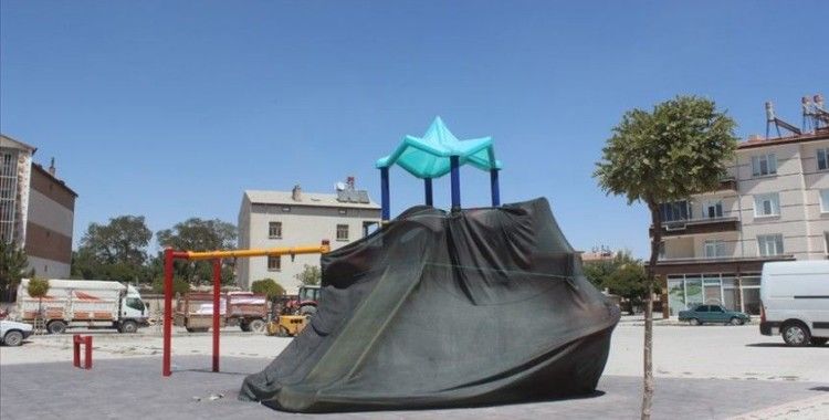 Konya'da koronavirüs tedbirleri kapsamında oyun parkları çadırla kapatıldı