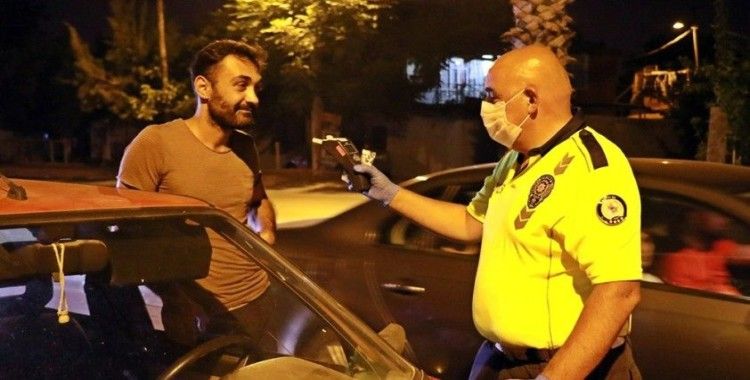  Polisin ’gözler kalbin aynasıdır’ diye kontrol ettiği sürücü alkollü çıktı