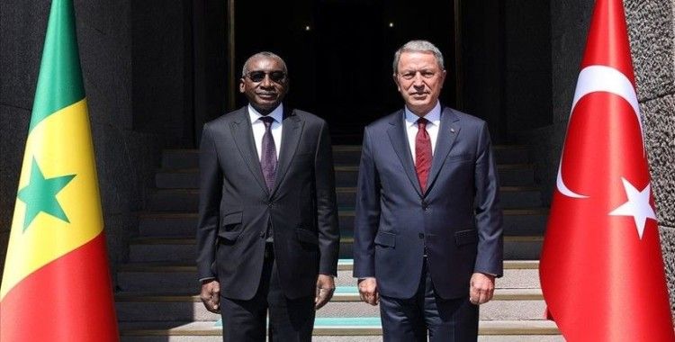 Akar, Senegal Silahlı Kuvvetler Bakanı ile görüştü