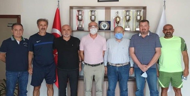 Hikmet Karaman'dan Karacabey Belediyespor'a ziyaret