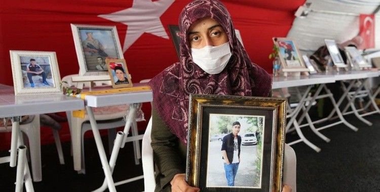 Diyarbakır'da evlat nöbetindeki Özbağ: Lütfen dönün gittiğiniz yol yol değil