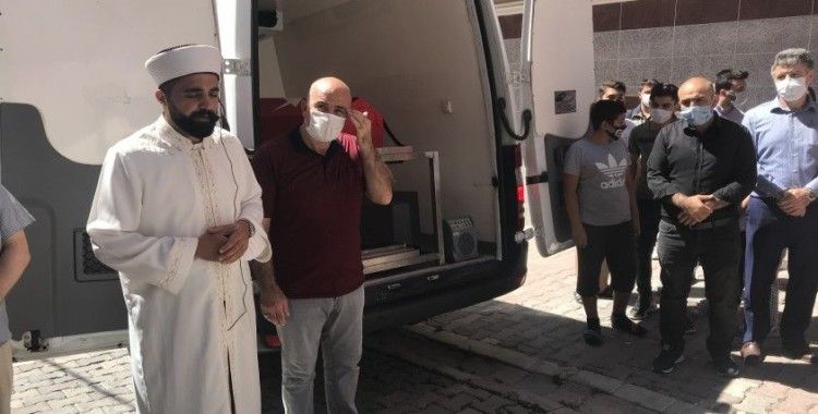 Şehit Polis Memuru Çetinkol'un cenazesi helallik için evine getirildi
