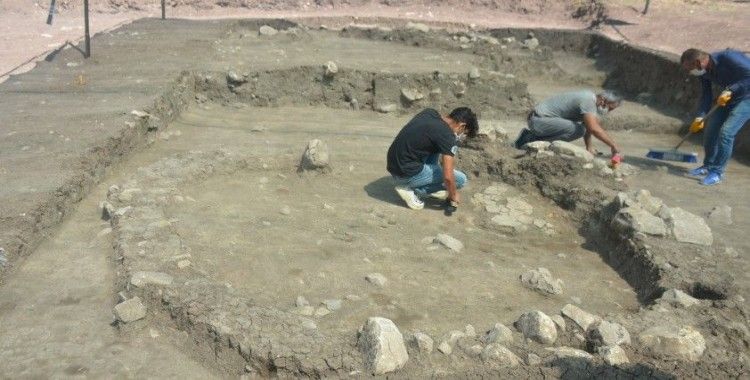 9 bin yıllık alanda yapılan kazıda bir insan iskeleti bulundu