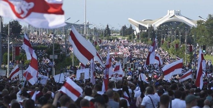 Alman hükümetinden Belarus'taki göstericilere destek