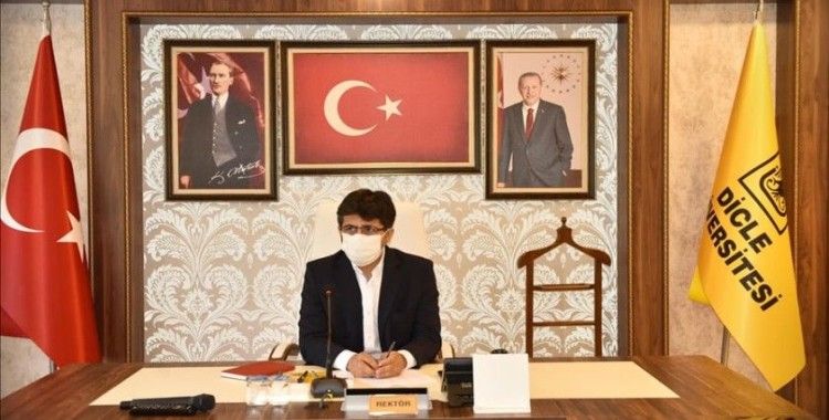 Prof. Dr. Mehmet Karakoç basın mensupları ile tanışma toplantısında bir araya geldi