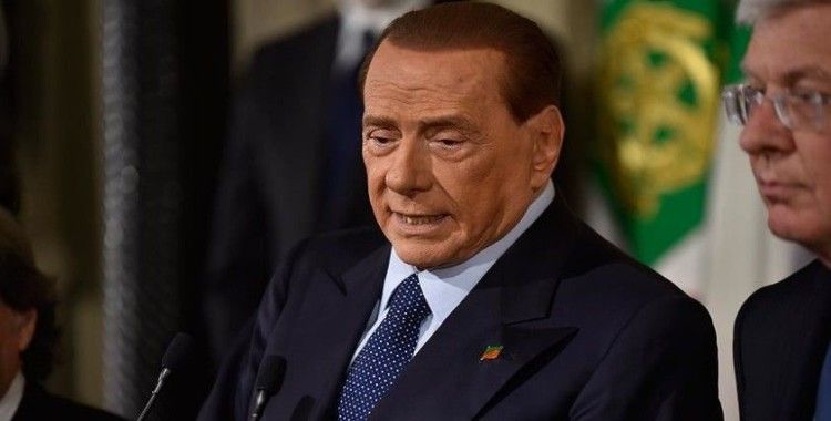 Berlusconi hastaneye kaldırıldı