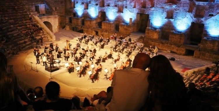 27'inci Uluslararası Aspendos Opera ve Bale Festivali'nin açılışı gala konseriyle yapıldı