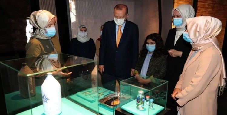 Cumhurbaşkanı Erdoğan'dan 'Böyle Daha Güzelsin' sergisi paylaşımı