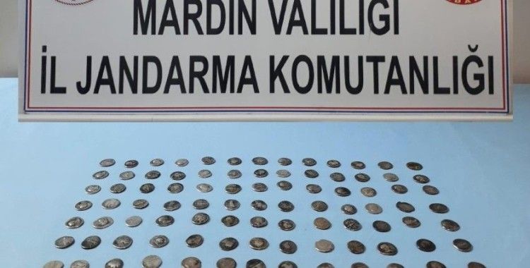 Mardin'de tarihi eser kaçakçılığı operasyonu: 117 adet gümüş sikke ele geçirildi