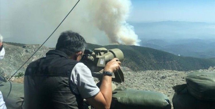 Tarım ve Orman Bakanı Pakdemirli, Hatay'daki yangını Hava Radar Kıta Komutanlığından inceledi