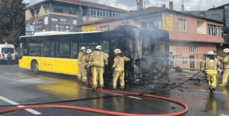 Bostancı'da İETT otobüsü alev alev yandı