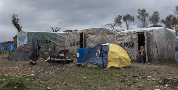 Yunanistan'ın Midilli Adası'ndaki sığınmacı kampında yangın çıktı