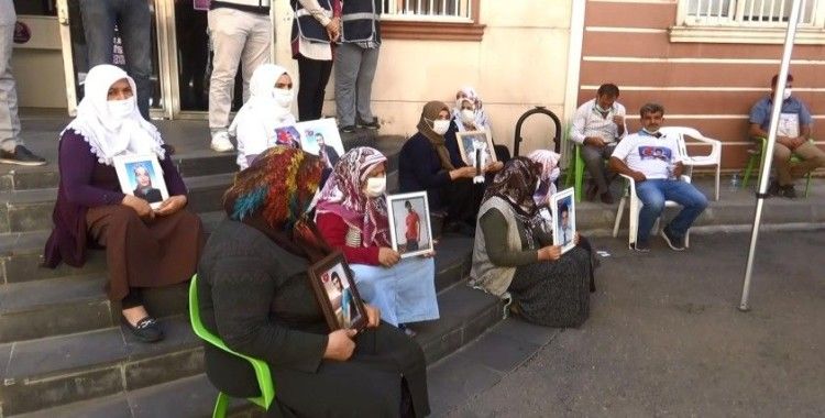 HDP önündeki ailelerin evlat nöbeti 372'nci gününde