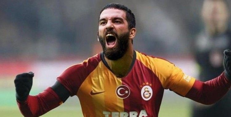 Arda Turan 3 bin 403 gün sonra Galatasaray formasıyla