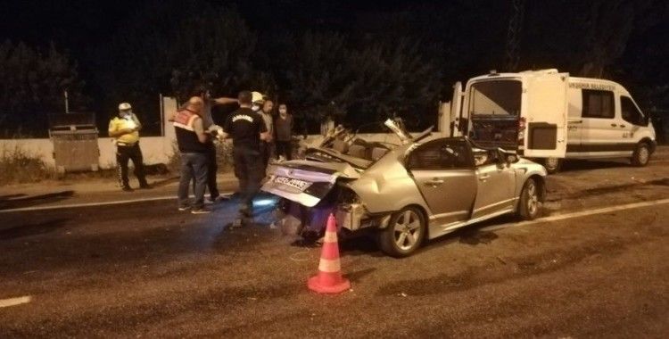 İzmir'de korkunç kaza: 2 ölü, 2 yaralı