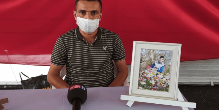 Diyarbakır'daki evlat nöbetine bir aile daha katıldı