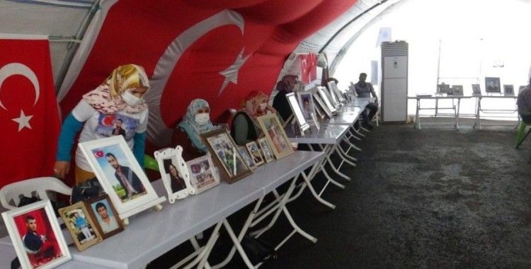 HDP önündeki ailelerin evlat nöbeti 375'inci gününde