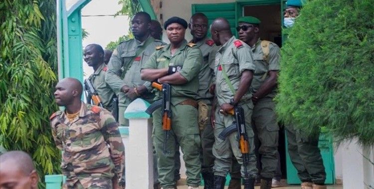 Mali'de askeri cunta, Batı Afrika bloku ile görüşecek
