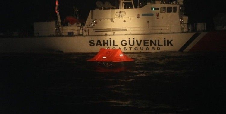 İzmir'de 48 sığınmacı kurtarıldı