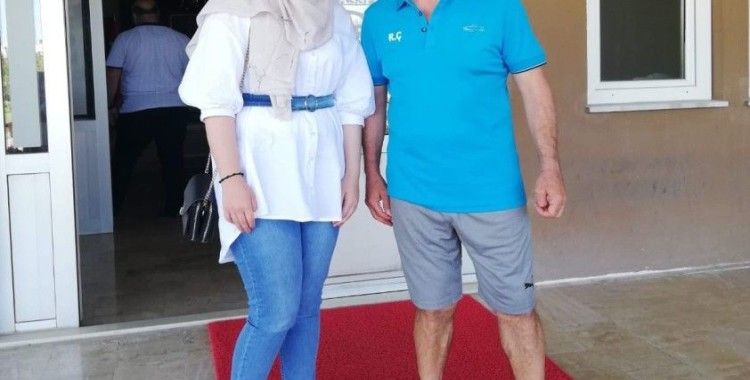 Rıza Çalımbay, fanatik Sivassporlu Hatice'yi kulüpte misafir etti